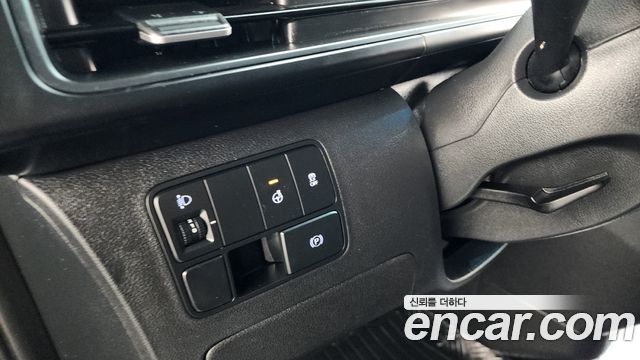 Hyundai Staria 2025 — photo 15