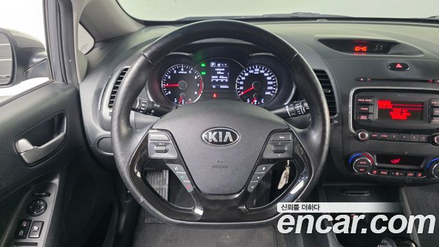 Kia K3 2016 — photo 13