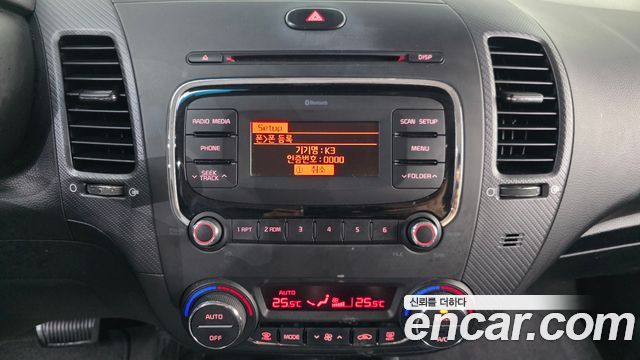 Kia K3 2016 — photo 14