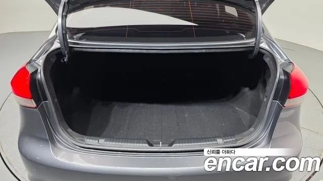 Kia K3 2016 — photo 19