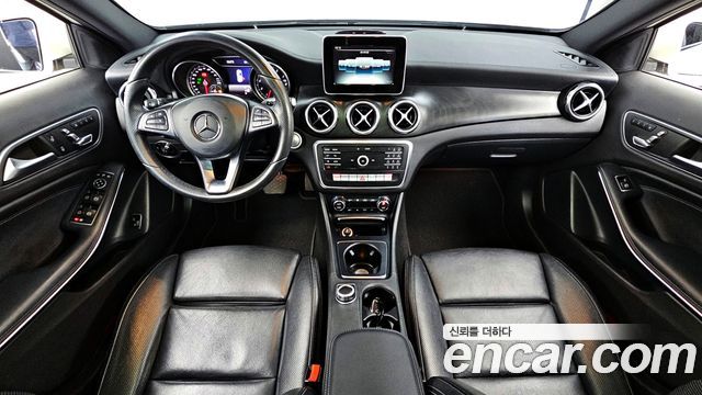 Mercedes-Benz GLA-Class 2018 — photo 7