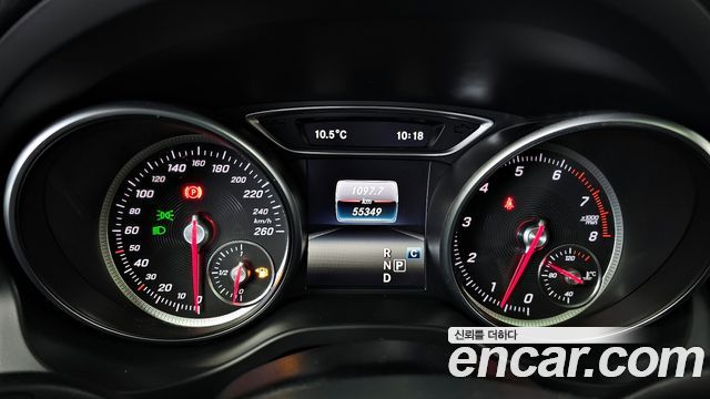 Mercedes-Benz GLA-Class 2018 — photo 8