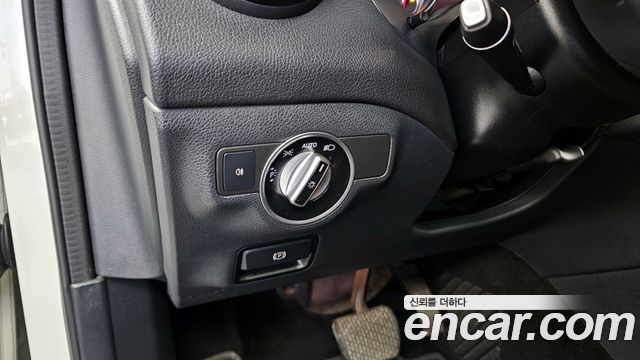 Mercedes-Benz GLA-Class 2018 — photo 18