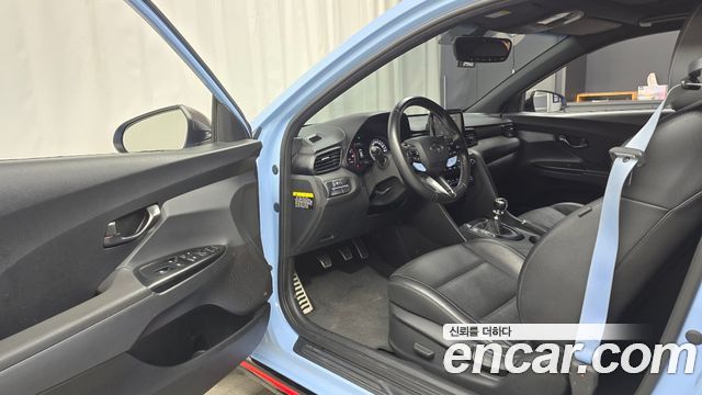 Hyundai Veloster 2019 — photo 10