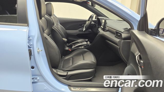 Hyundai Veloster 2019 — photo 11