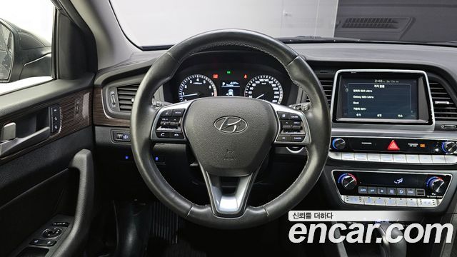 Hyundai Sonata 2018 — photo 13