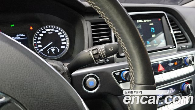 Hyundai Sonata 2018 — photo 19