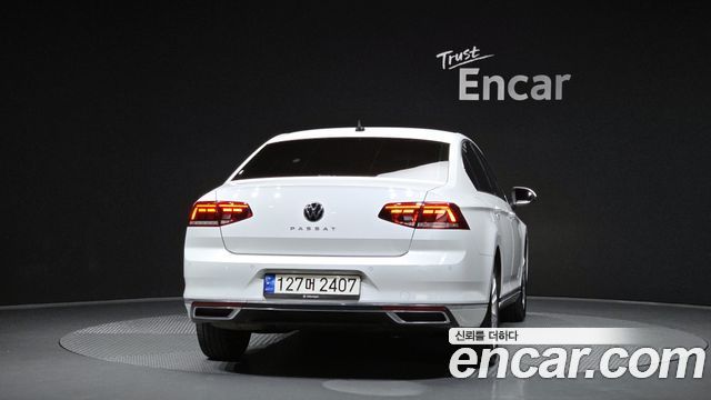 Volkswagen Passat 2021 — photo 4