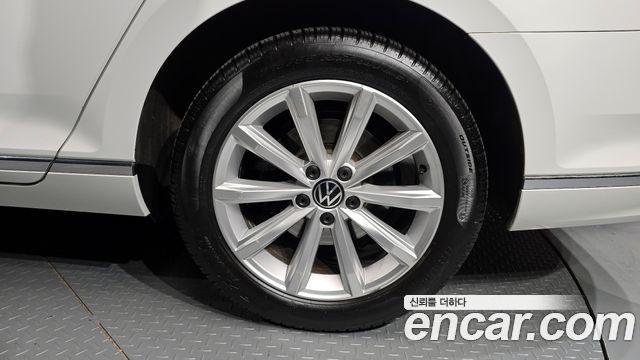 Volkswagen Passat 2021 — photo 5