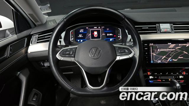 Volkswagen Passat 2021 — photo 13