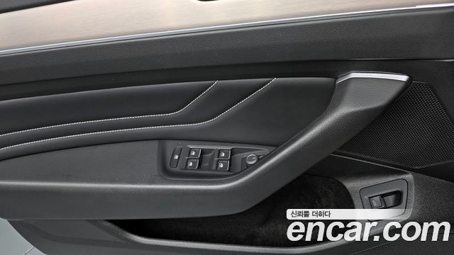 Volkswagen Passat 2021 — photo 18