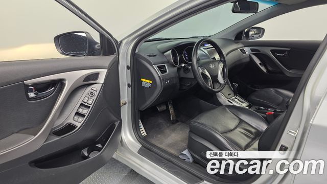 Hyundai AVANTE 2011 — photo 10