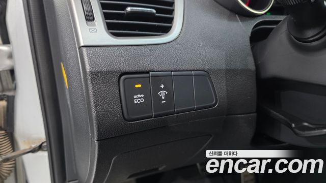 Hyundai AVANTE 2011 — photo 13