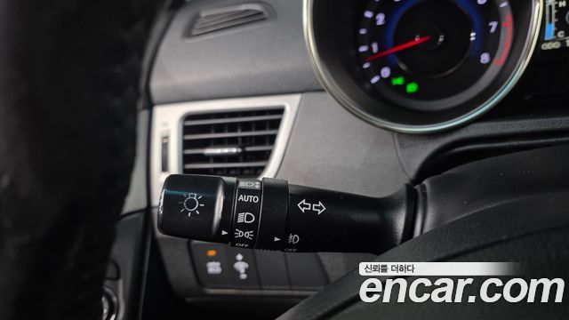 Hyundai AVANTE 2011 — photo 14