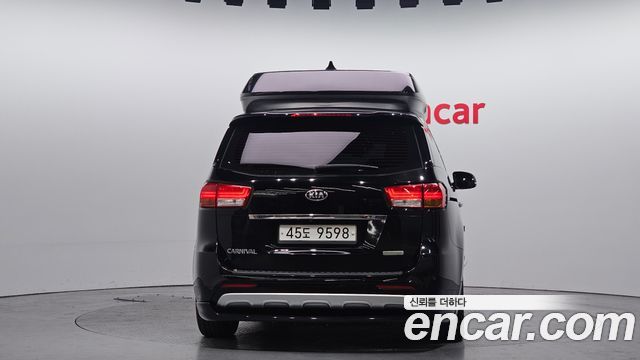 Kia Canival 2016 — photo 4