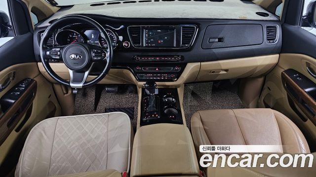 Kia Canival 2016 — photo 7