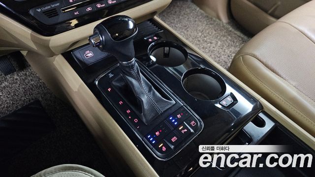 Kia Canival 2016 — photo 9