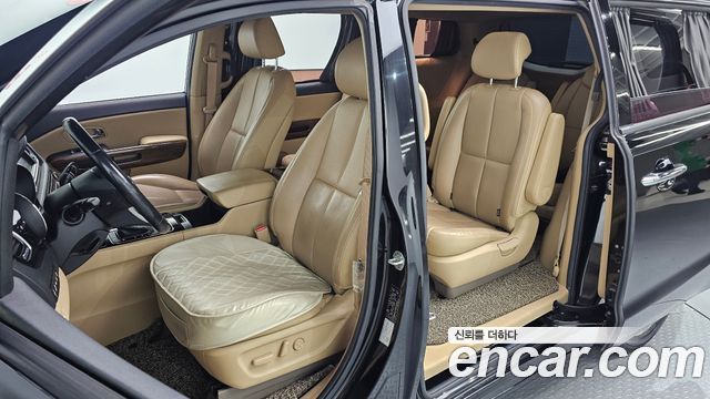 Kia Canival 2016 — photo 10
