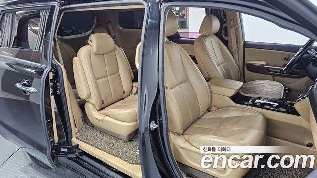 Kia Canival 2016 — photo 11