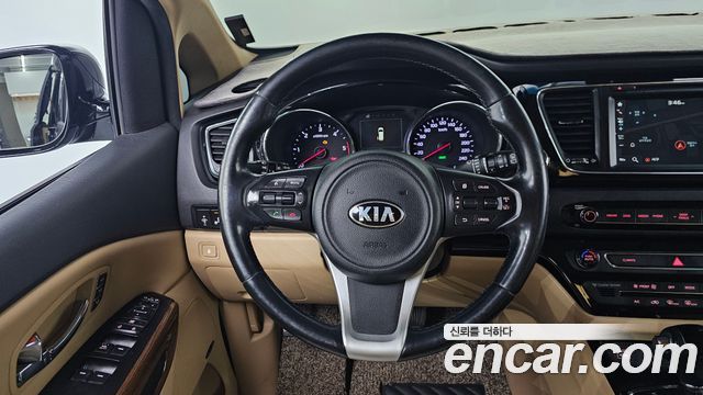 Kia Canival 2016 — photo 13