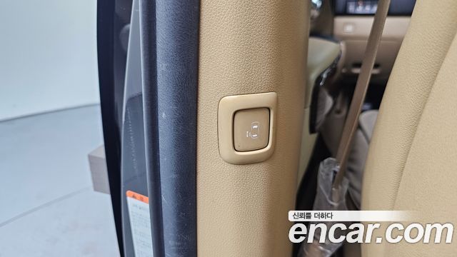 Kia Canival 2016 — photo 18
