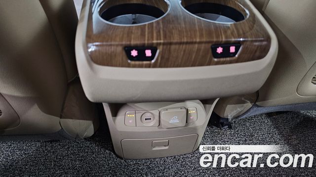 Kia Canival 2016 — photo 19