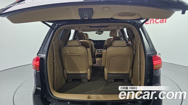 Kia Canival 2016 — photo 20