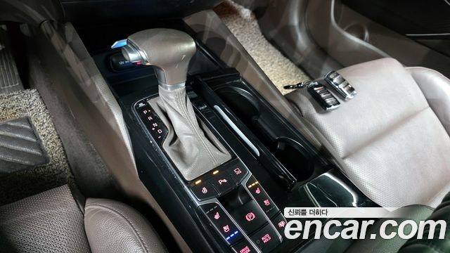 Kia K7 2018 — photo 9