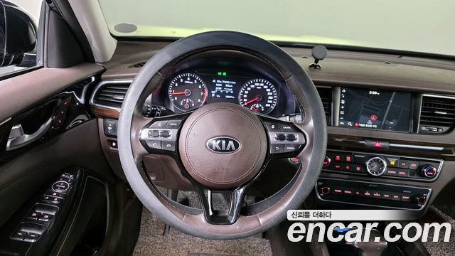 Kia K7 2018 — photo 13