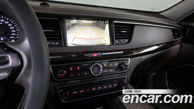 Kia K7 2018 — photo 15