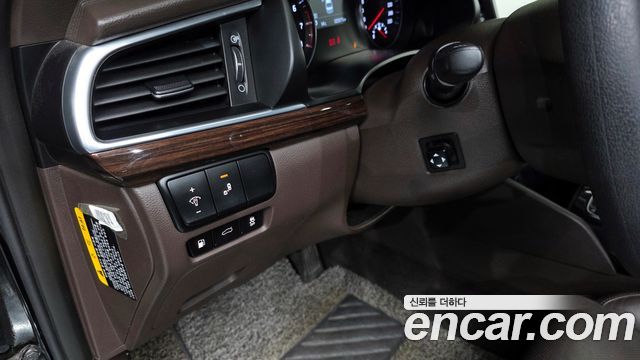 Kia K7 2018 — photo 16