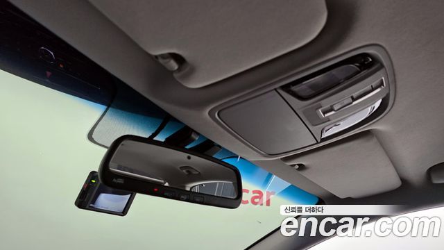 Kia K7 2018 — photo 19