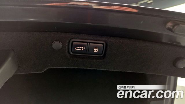 Kia K7 2018 — photo 20