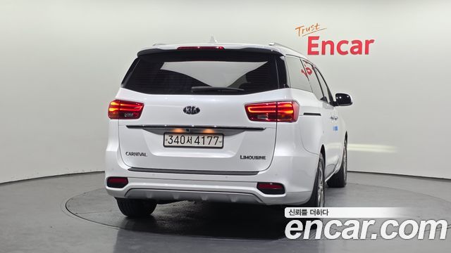 Kia Canival 2019 — photo 4