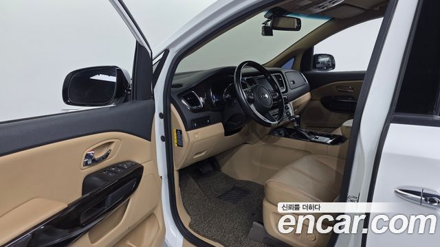 Kia Canival 2019 — photo 8