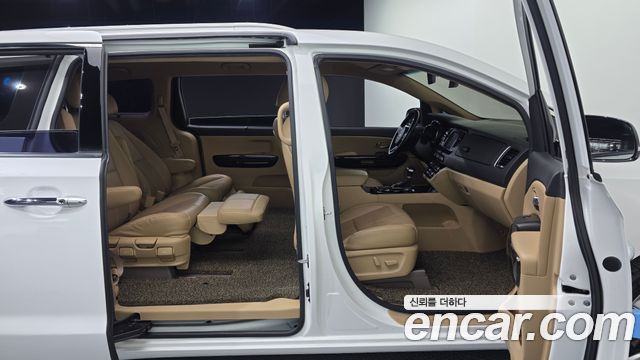 Kia Canival 2019 — photo 10