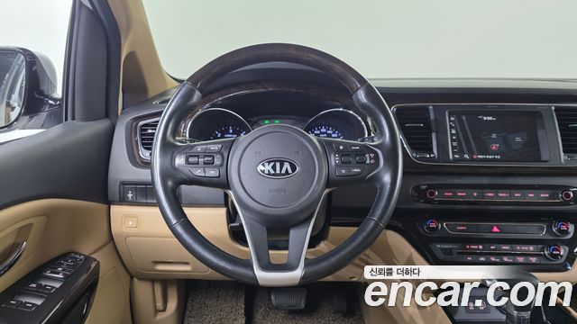 Kia Canival 2019 — photo 11
