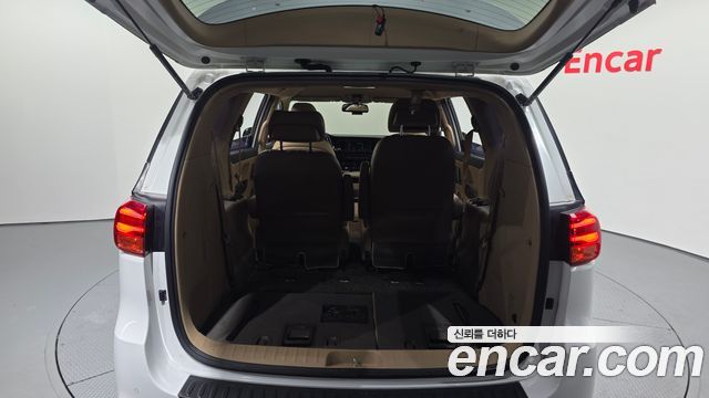 Kia Canival 2019 — photo 18