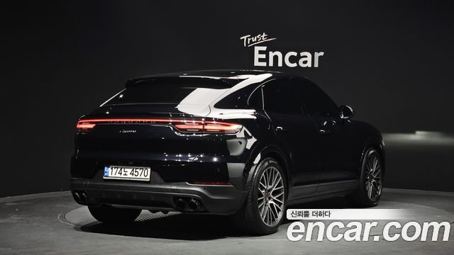 Porsche Cayenne 2022 — photo 2