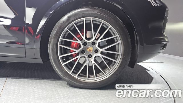 Porsche Cayenne 2022 — photo 5