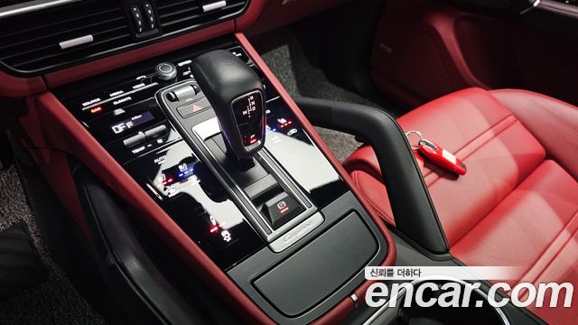 Porsche Cayenne 2022 — photo 9