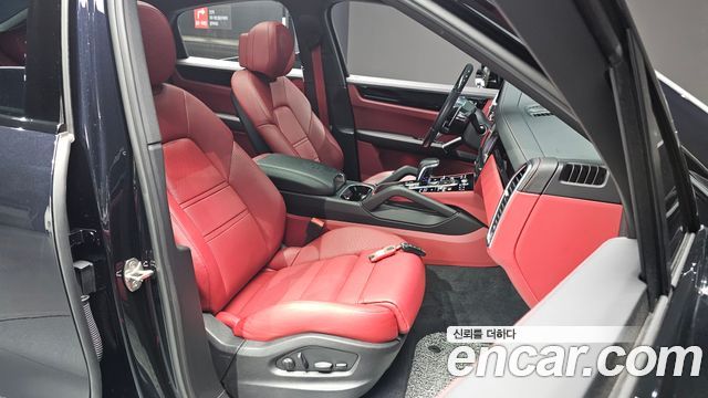 Porsche Cayenne 2022 — photo 10