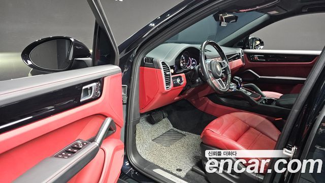 Porsche Cayenne 2022 — photo 11
