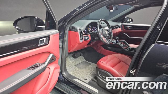 Porsche Cayenne 2022 — photo 12