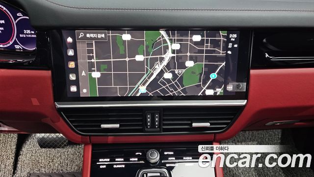 Porsche Cayenne 2022 — photo 14