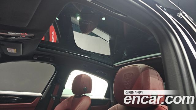 Porsche Cayenne 2022 — photo 17