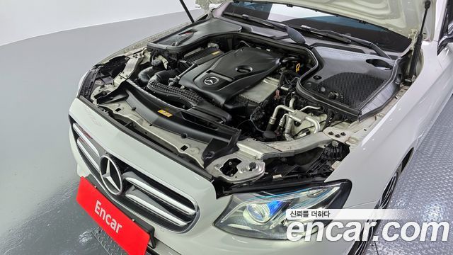 Mercedes-Benz E-Class 2017 — photo 6