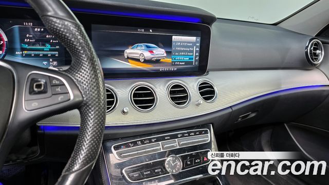 Mercedes-Benz E-Class 2017 — photo 14