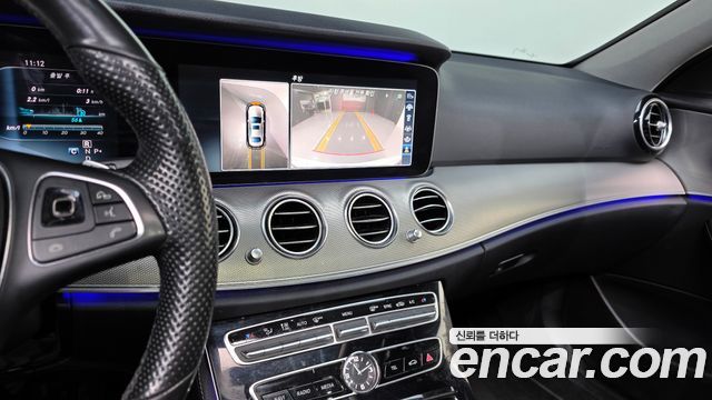 Mercedes-Benz E-Class 2017 — photo 15