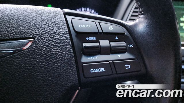 Genesis G80 2017 — photo 18